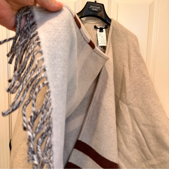 Made In Italy Weekend Max Mara Label-cut Wool Blend Large Cape Sz:OS Fall/Winter - Picture 6 of 16